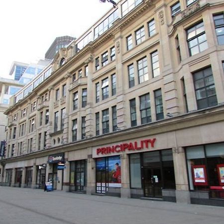Travelodge Cardiff Central Queen Street Zewnętrze zdjęcie