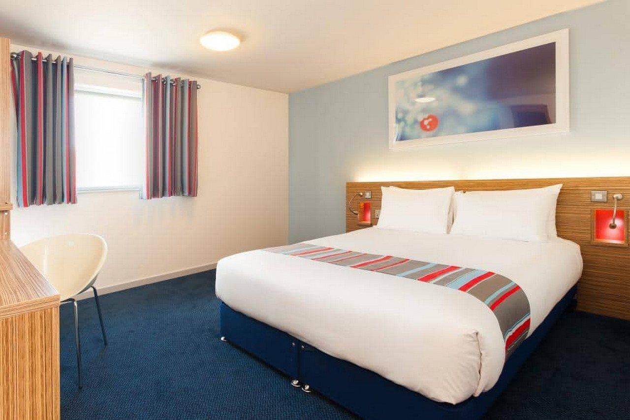 Travelodge Cardiff Central Queen Street Zewnętrze zdjęcie