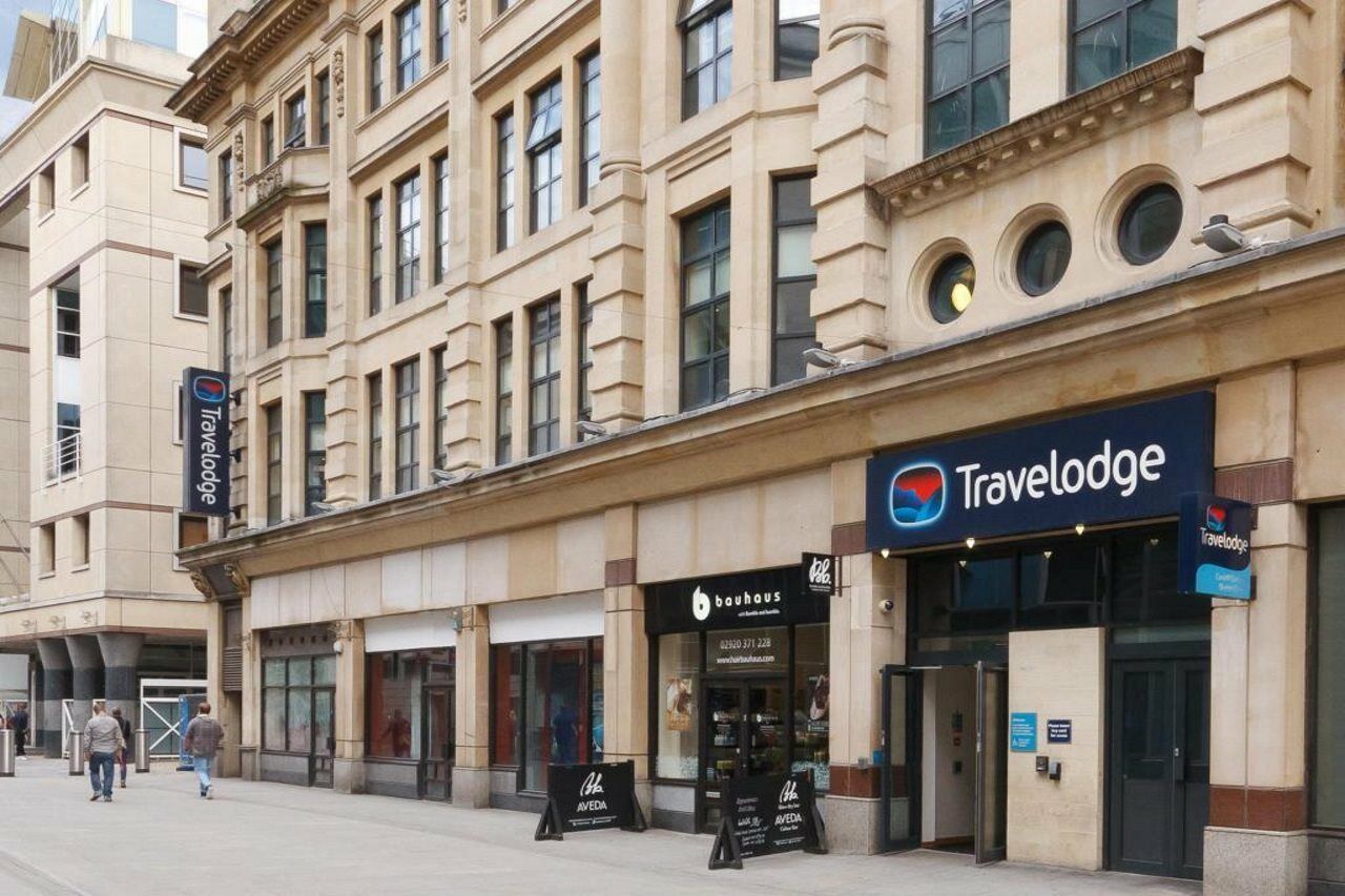 Travelodge Cardiff Central Queen Street Zewnętrze zdjęcie