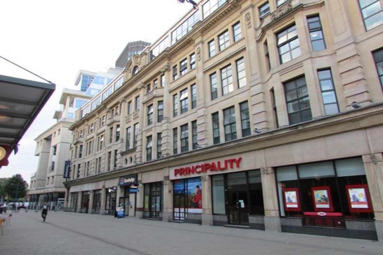 Travelodge Cardiff Central Queen Street Zewnętrze zdjęcie
